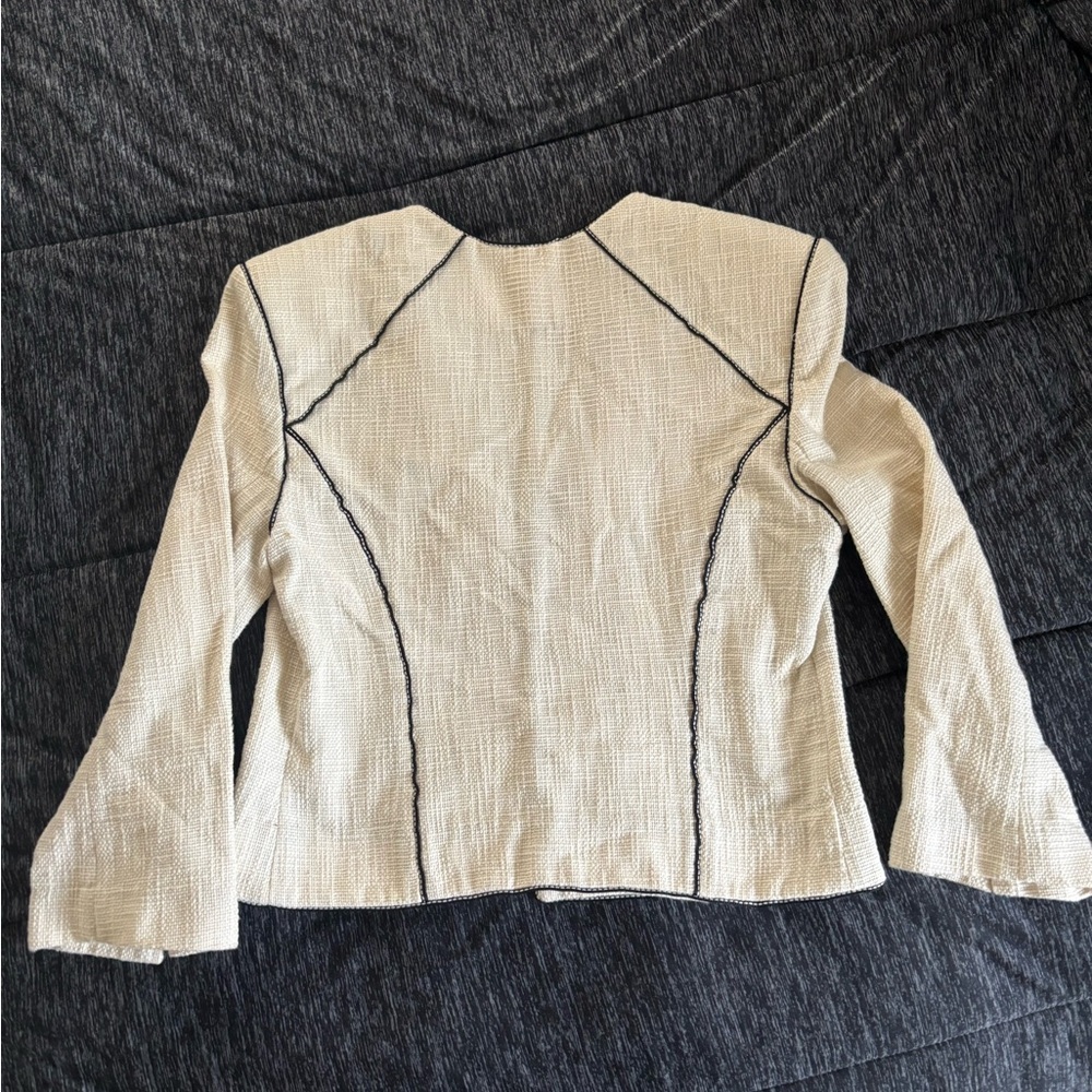 L’Agence Ivory and Black Trim Cropped Blazer - Picture 5 of 5